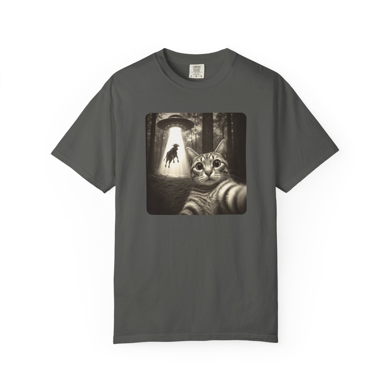 Shocked cat selfie cow abduction T-shirt with UFO and alien farm scene